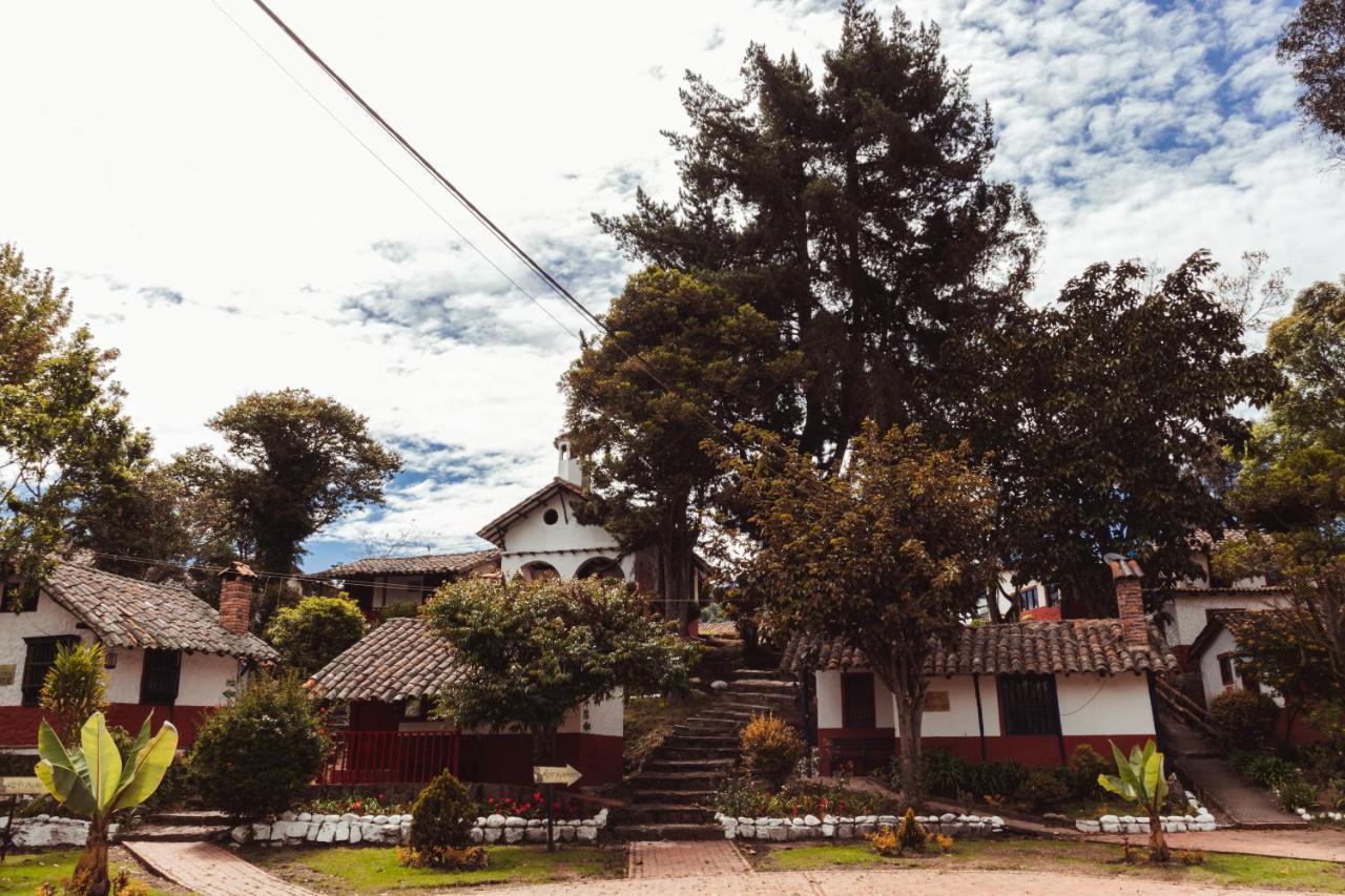 Hotel Y Centro De Convenciones Pueblito De Yerbabuena Paraiso Natural Chía 외부 사진