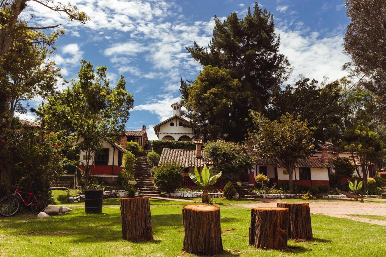 Hotel Y Centro De Convenciones Pueblito De Yerbabuena Paraiso Natural Chía 외부 사진